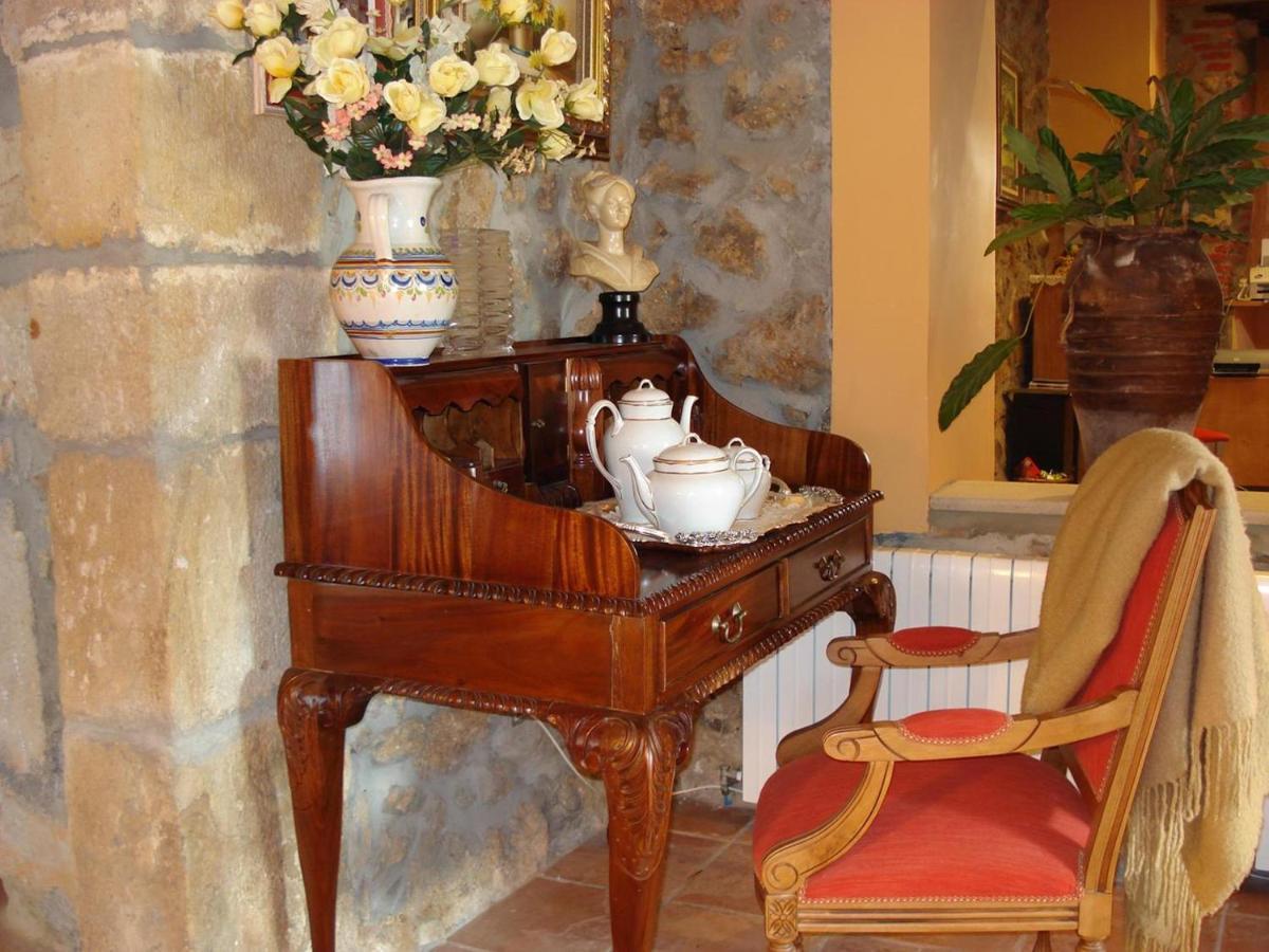 Hotel Palacio Garcia Quijano Corrales De Buelna ภายนอก รูปภาพ