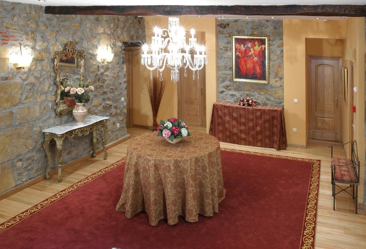 Hotel Palacio Garcia Quijano Corrales De Buelna ภายนอก รูปภาพ