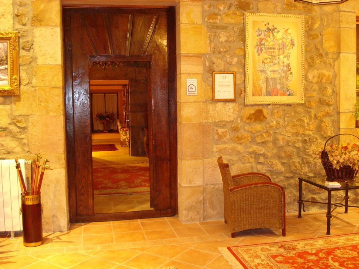 Hotel Palacio Garcia Quijano Corrales De Buelna ภายนอก รูปภาพ