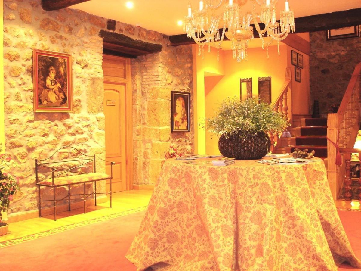 Hotel Palacio Garcia Quijano Corrales De Buelna ภายนอก รูปภาพ