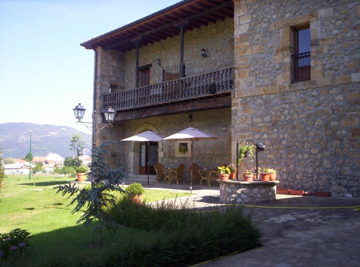Hotel Palacio Garcia Quijano Corrales De Buelna ภายนอก รูปภาพ
