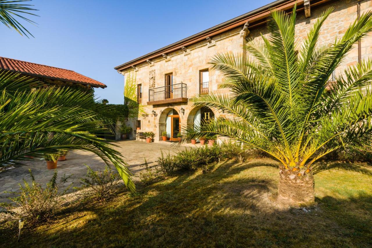 Hotel Palacio Garcia Quijano Corrales De Buelna ภายนอก รูปภาพ