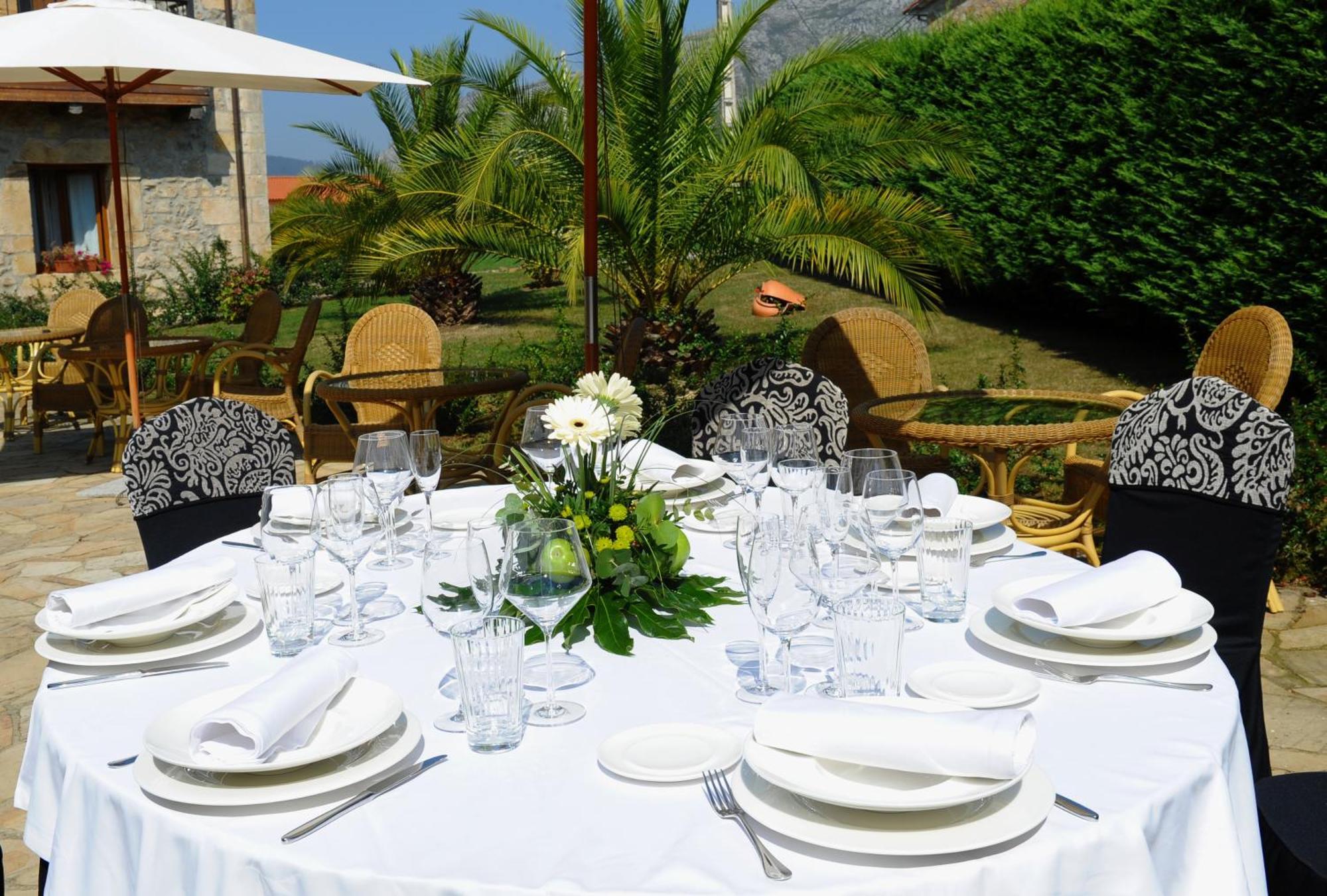 Hotel Palacio Garcia Quijano Corrales De Buelna ภายนอก รูปภาพ