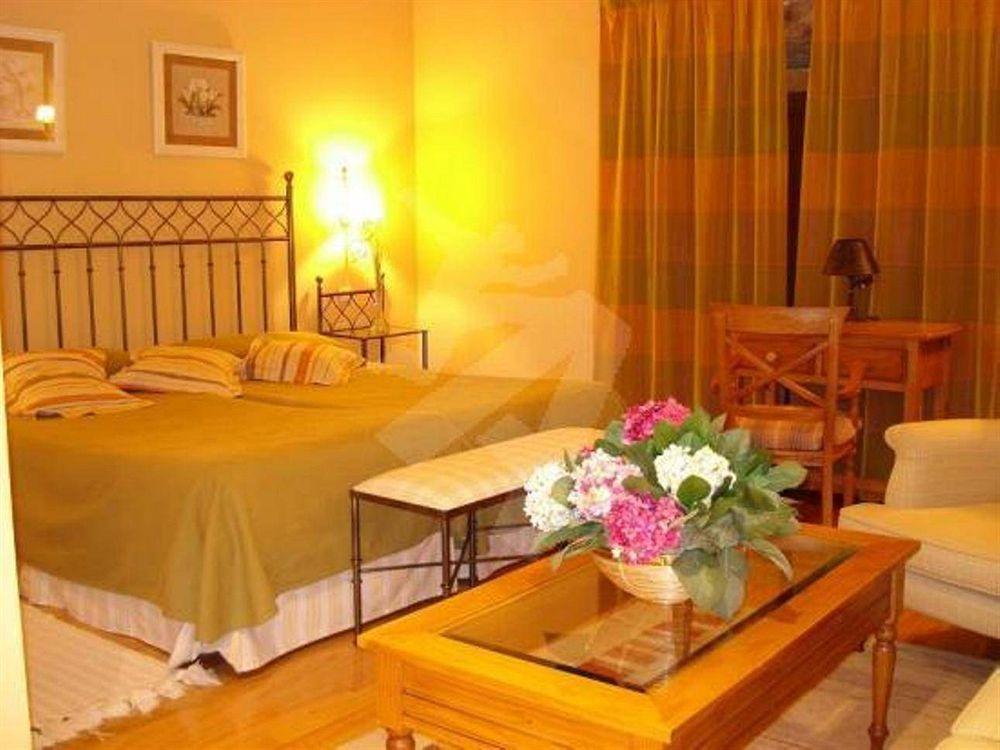 Hotel Palacio Garcia Quijano Corrales De Buelna ภายนอก รูปภาพ