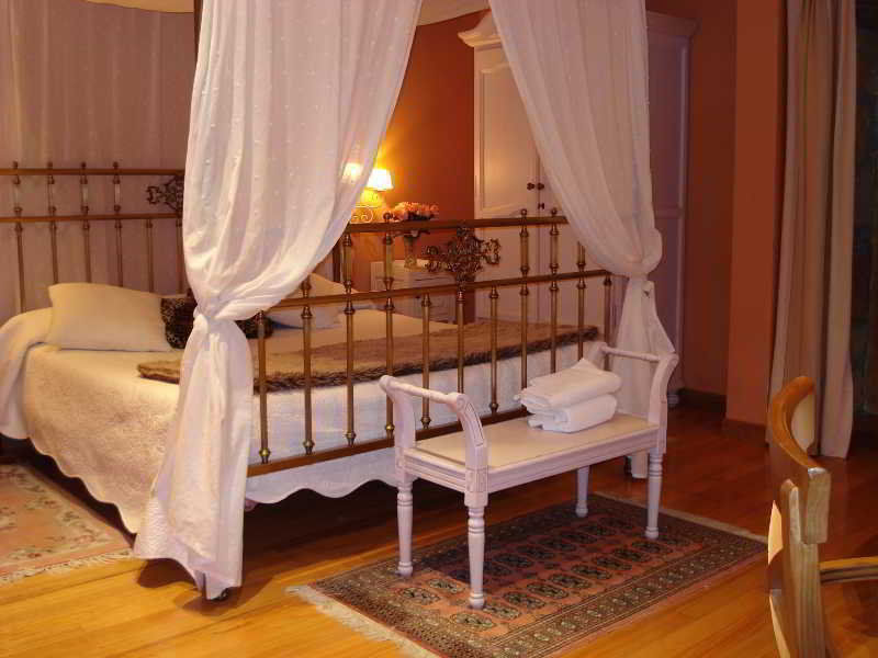 Hotel Palacio Garcia Quijano Corrales De Buelna ภายนอก รูปภาพ