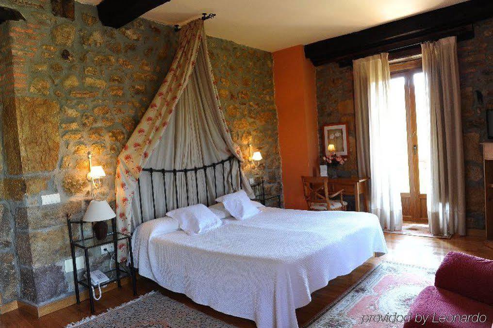 Hotel Palacio Garcia Quijano Corrales De Buelna ภายนอก รูปภาพ