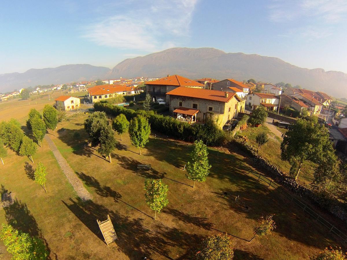 Hotel Palacio Garcia Quijano Corrales De Buelna ภายนอก รูปภาพ