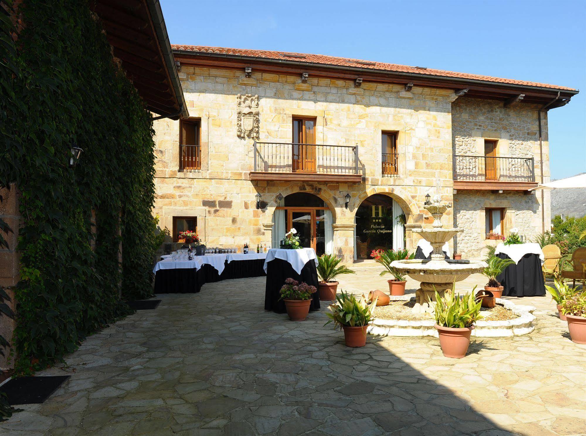 Hotel Palacio Garcia Quijano Corrales De Buelna ภายนอก รูปภาพ