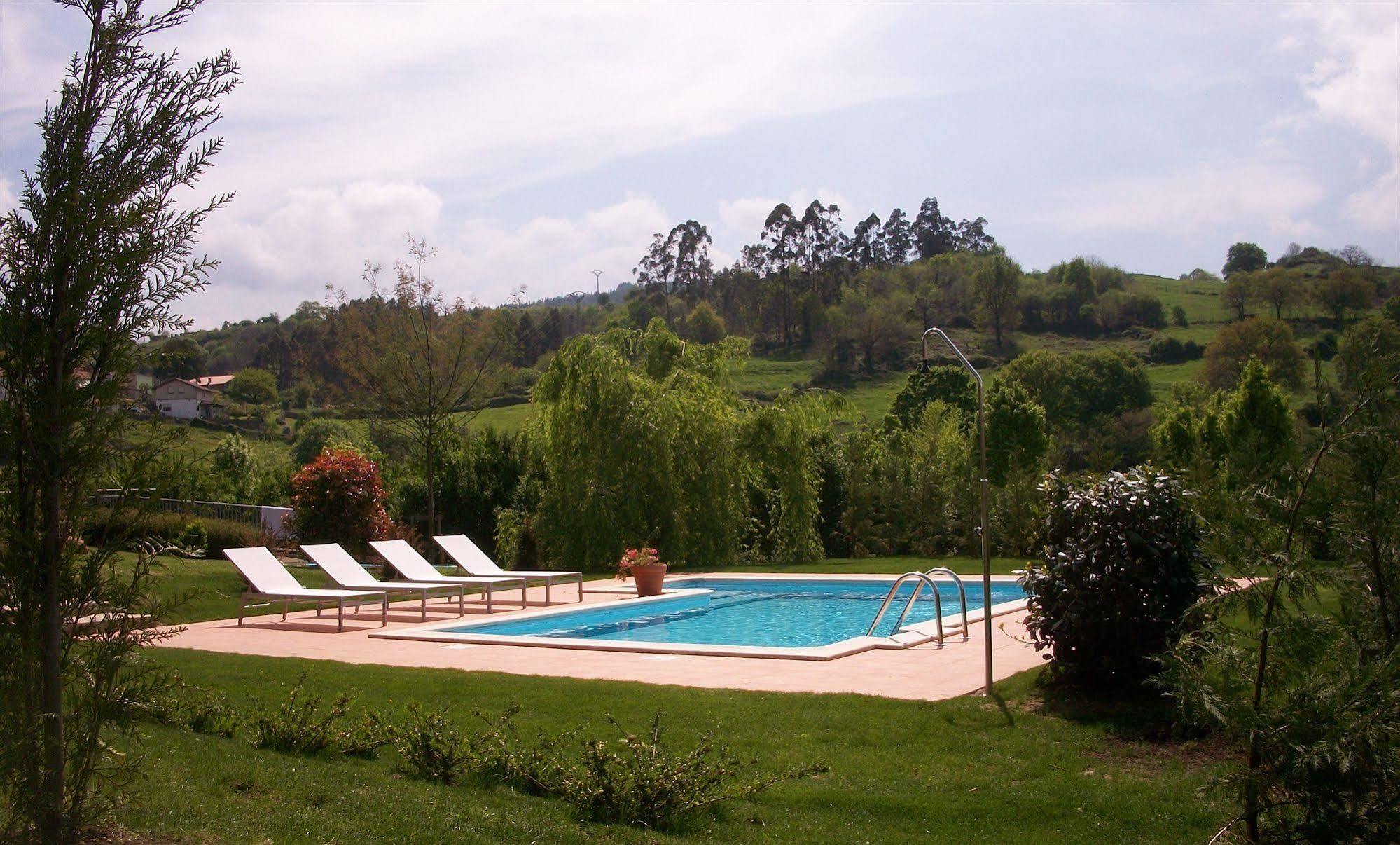 Hotel Palacio Garcia Quijano Corrales De Buelna ภายนอก รูปภาพ